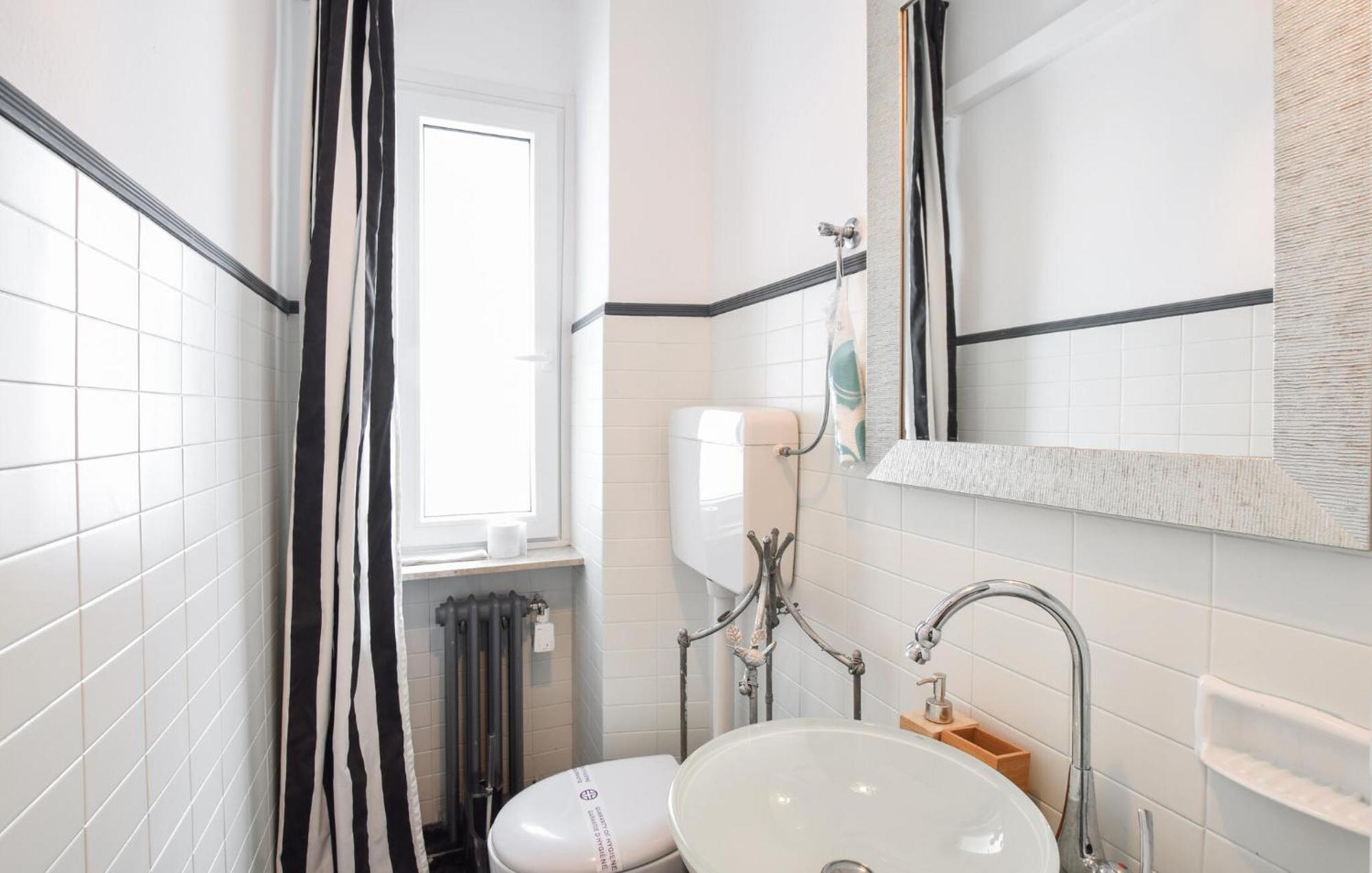 2 Bedroom Cozy Apartment In Gorizia Eksteriør billede