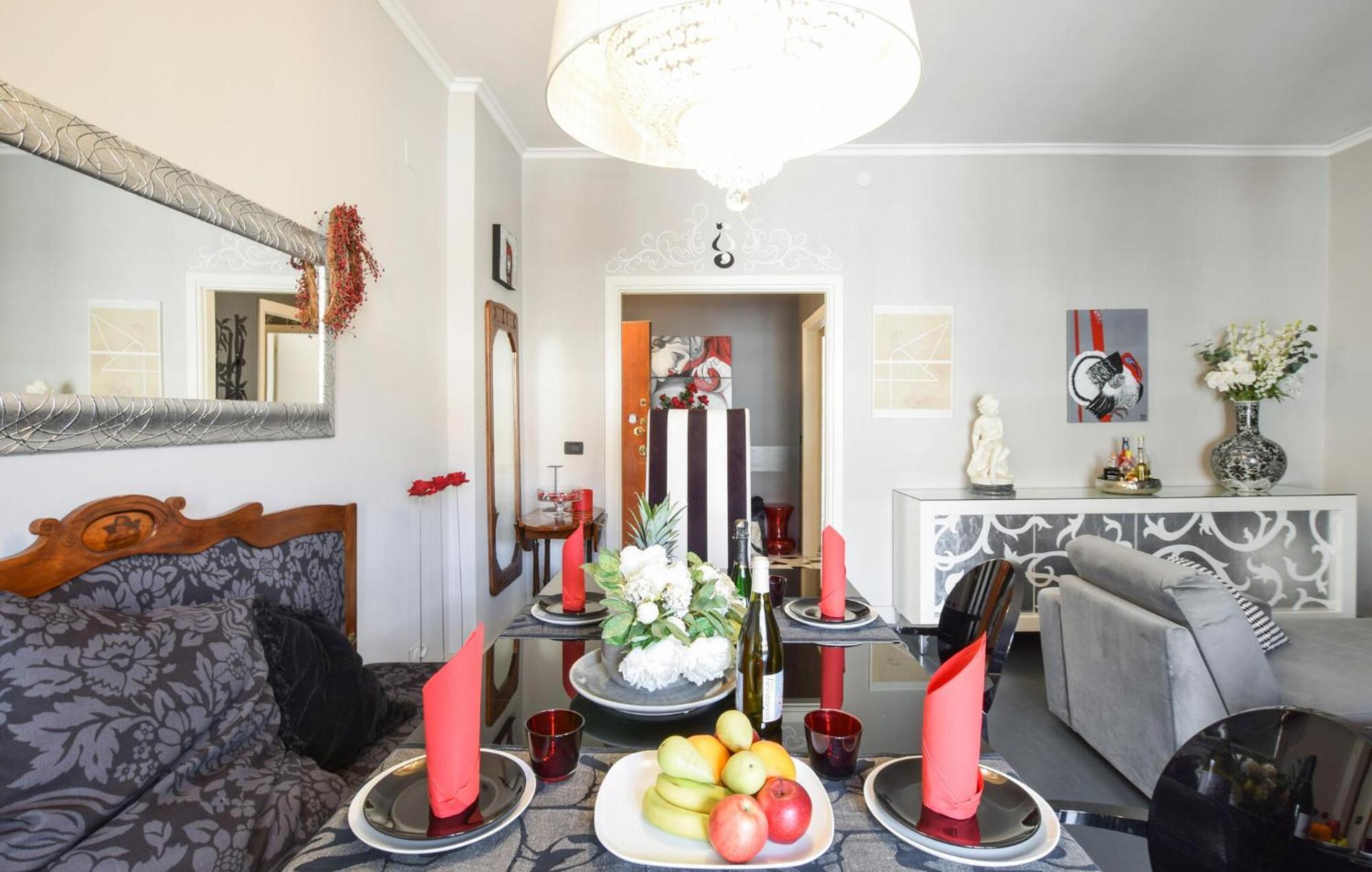 2 Bedroom Cozy Apartment In Gorizia Eksteriør billede