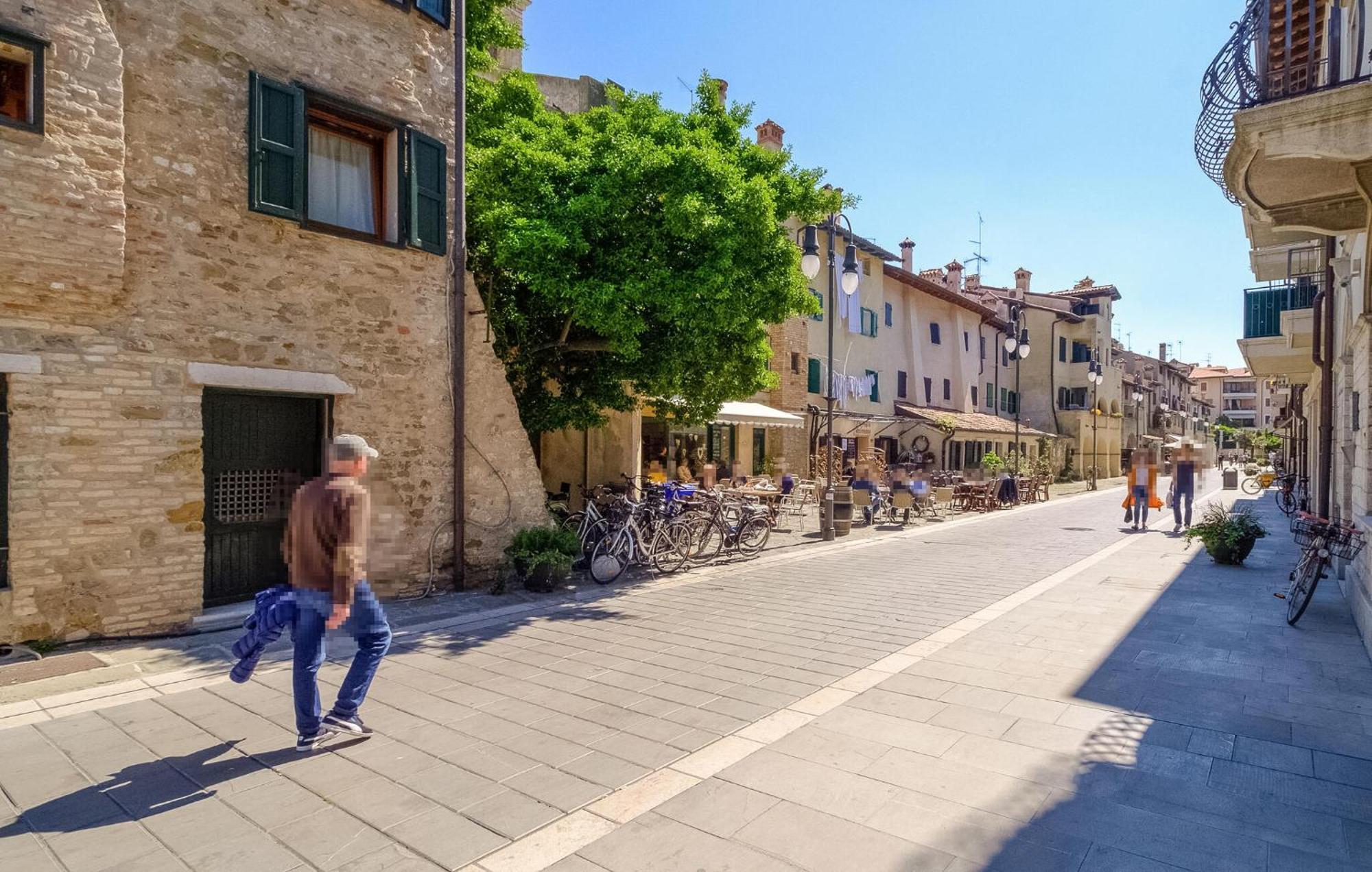 2 Bedroom Cozy Apartment In Gorizia Eksteriør billede